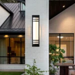 فانوس جداري اسود لون الانارة اصفر 30 واط