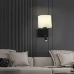 إضاءة أبليك حائط مودرن اسود لون الانارة اصفر مع قاعدة لمبات تركيب E14*1