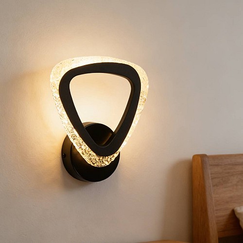 NzQl4reAiMG1hxLIFN12pFjV0waLv6GMumhV9lItJ-500x500 إضاءة أبليك حائط مودرن اسود لون الانارة 3 اضاءات واط 5 - الصورة 1