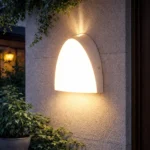 ⁦لمبات جداري لكشاف بوابة ممتاز بلون إنارة لون الاضاءة اصفر سادة 20 واط تصميم عملي حديث ومميز⁩ - الصورة ⁦2⁩