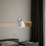 مصباح حائط "نورديك بول" | تصميم كرة مدفع | خشب ومعدن ابيض| E27*1