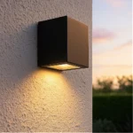 ⁦كشاف حائط خارجي تعمل بالطاقة الشمسية لون الانارة اصفر⁩ - الصورة ⁦4⁩