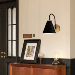 مصباح حائط "نورديك بيل" | خشب ومعدن مودرن – أسود | E27*1