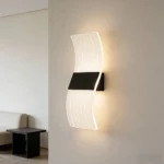 ابليك جداري مودرن اسود لون الانارة 3اضاءات 5 واط