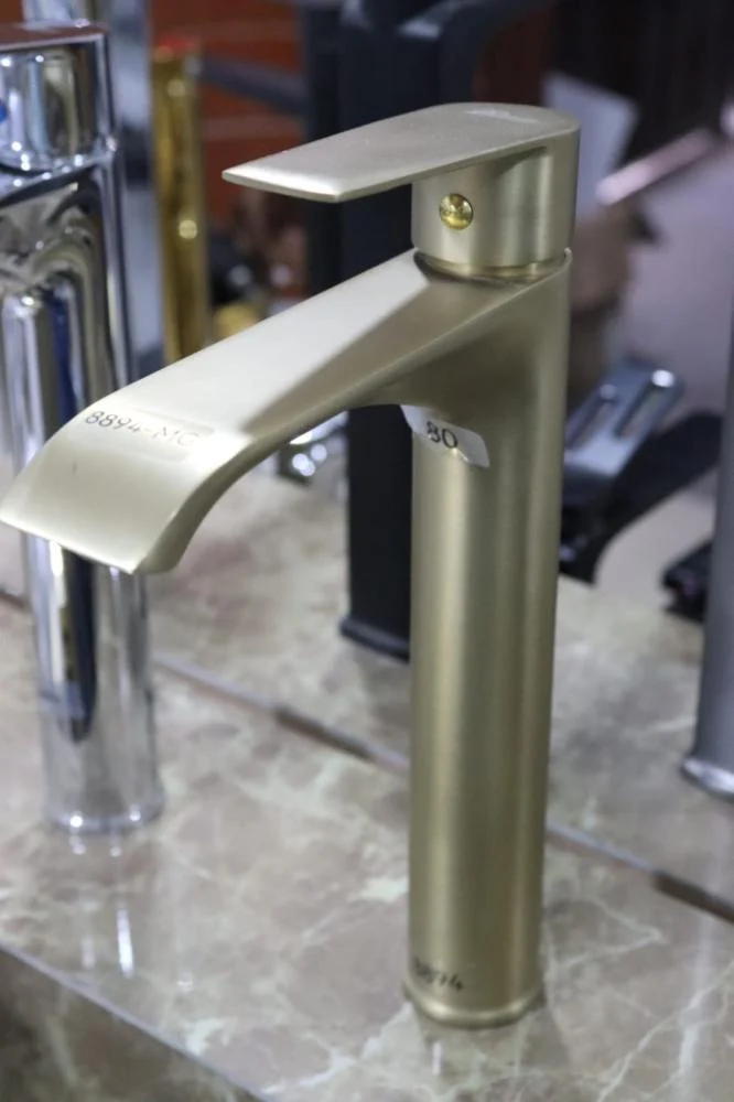 0ba934fd-6c84-451d-b865-97f24c6e6cb1-666x1000-tZcp8qXe6qAH6ksHqXrTbhdofXyRqOndMsIvgm5n خلاط مغسله طويل متعدد الألوان - الصورة 1