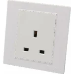 فيش ثلاثي 13 امبير لون ابيض ساده توفل