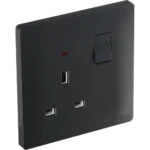 فيش ثلاثي مع مفتاح 13 امبير لون اسود بيانو