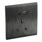 فيش ثلاثي مع منفذ يو اس بي USB مع تايب سي TYPE-C لون اسود بيانو بلاتيني