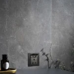 ⁦فيش ثلاثي مع منفذ يو اس بي USB مع تايب سي TYPE-C لون اسود حجري توفل⁩ - الصورة ⁦4⁩