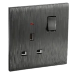 فيش ثلاثي مع مفتاح 13 امبير لون اسود بيانو بلاتيني