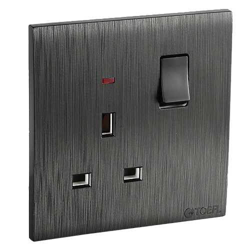 HBJRqvcoa0Zt3K9txZf2rtF1OdEQpIewdnadbO6MQ-500x500h فيش ثلاثي مع مفتاح 13 امبير لون اسود بيانو بلاتيني - الصورة 1