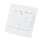 مفتاح سخان مربع 20 امبير لون ابيض ساده توفل