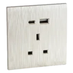 فيش ثلاثي مع منفذ يو اس بي USB مع تايب سي TYPE-C لون بيانو لولي