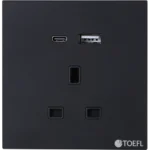 فيش ثلاثي مع منفذ يو اس بي USB مع تايب سي TYPE-C لون بيانو اسود رويال