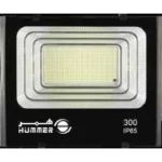 ⁦كشاف خارجي لون الانارة 3 اضاءات تعمل بالطاقة الشمسية مع ريموت تحكم مزود بحساس ضوء 300 واط⁩ - الصورة ⁦2⁩